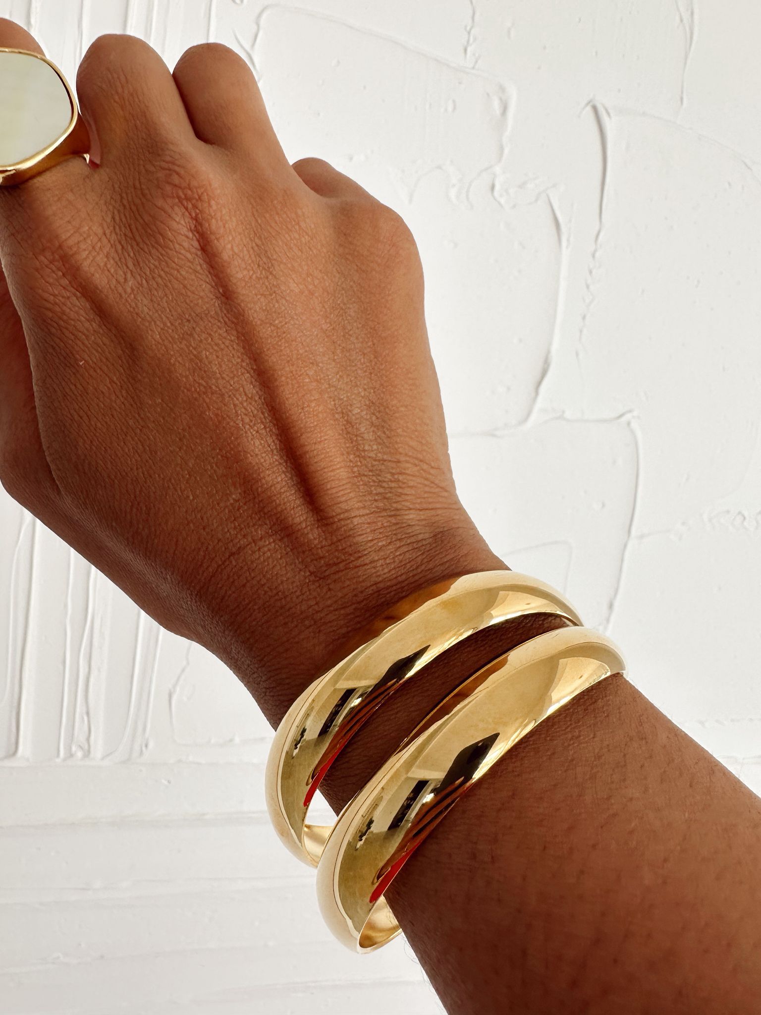 Ronan 18K Gold Non-Tarnish Layered Round Bangle