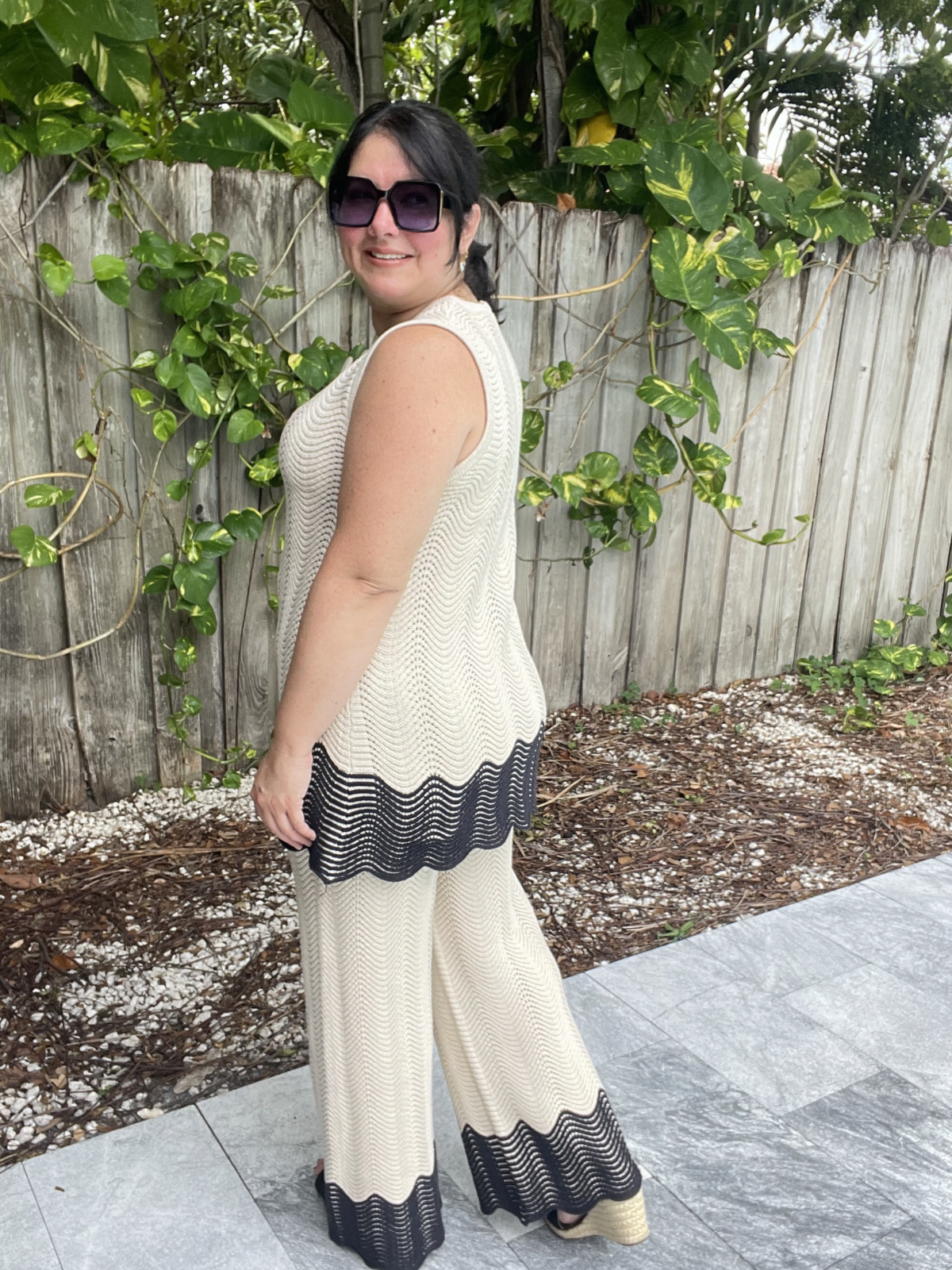 The Villefranche Two-Tone Set
