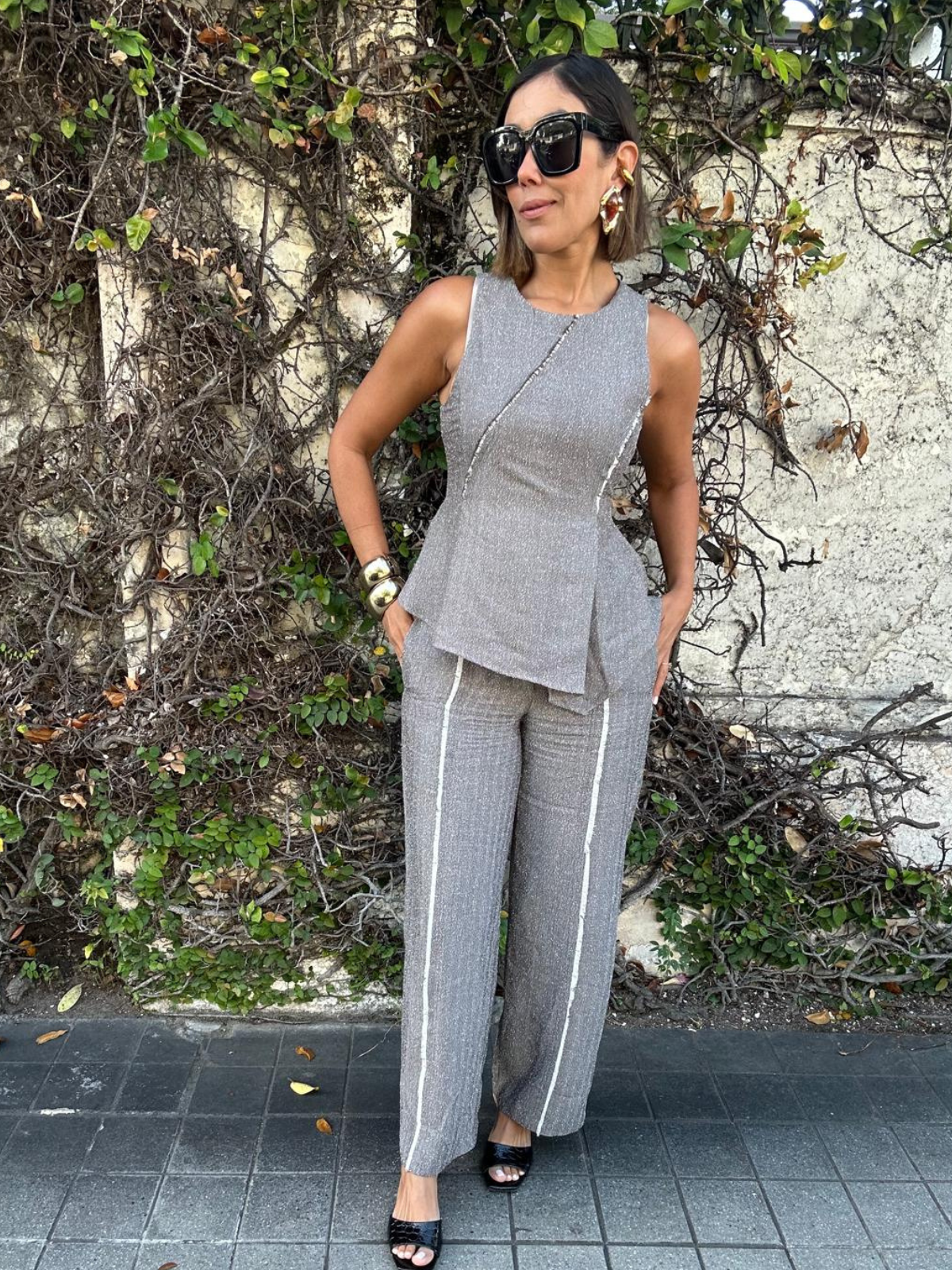 Fray Edge Detailed Asymmetrical Sleeveless Top