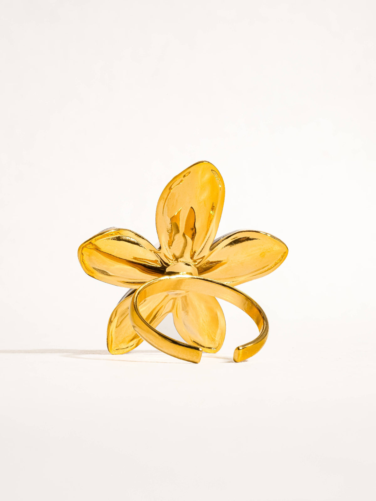 Killian 18K Gold Non-Tarnish Pearl Flower Ring