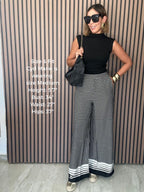 A Masterclass in Chic Wide-Leg Trousers