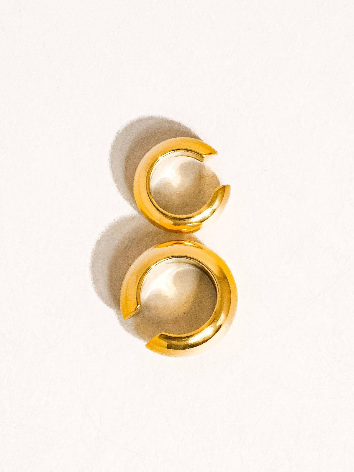 Enzo 18K Gold Non-Tarnish Small Ear Cuff (Set of 2)