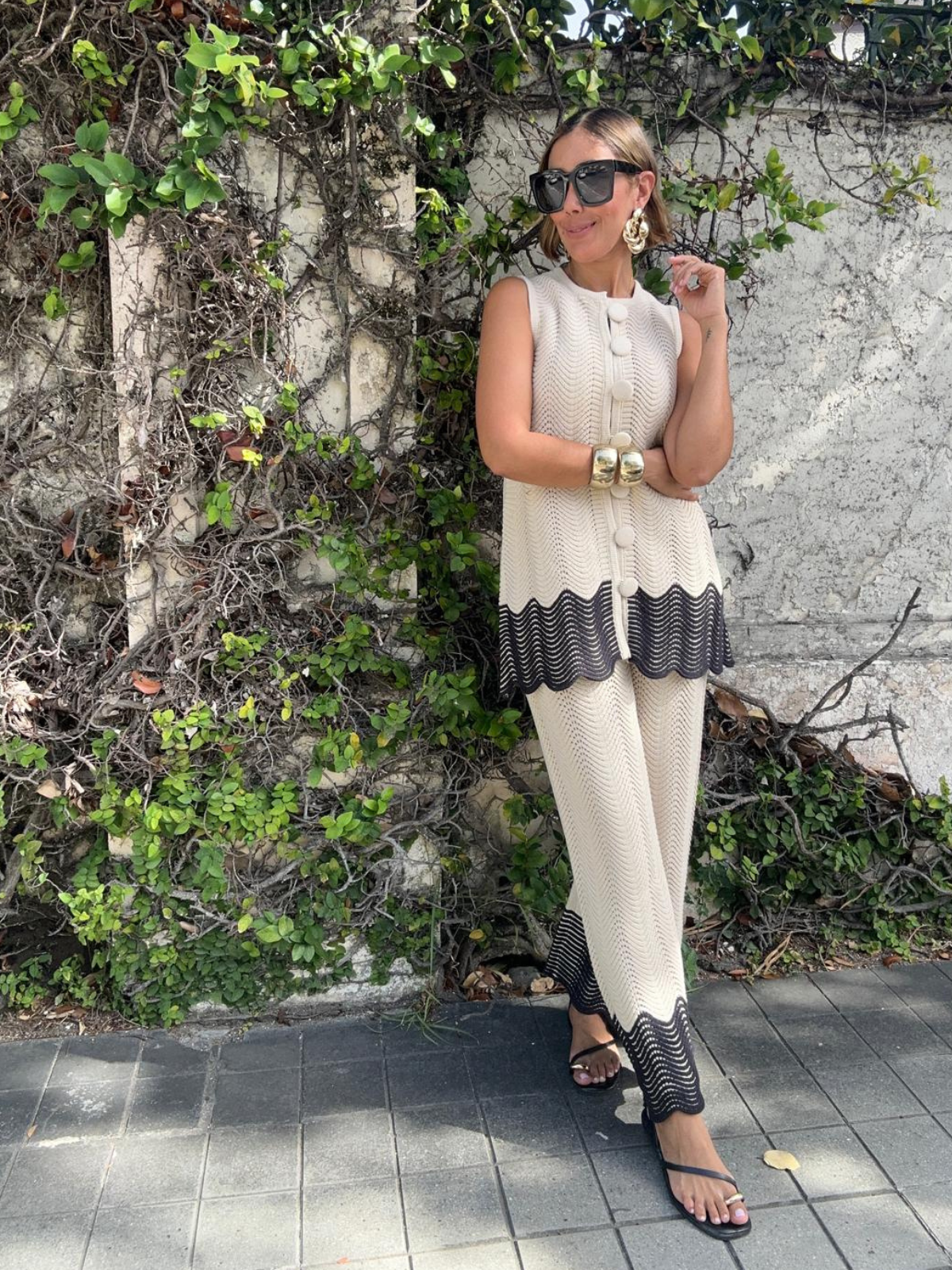The Villefranche Two-Tone Set
