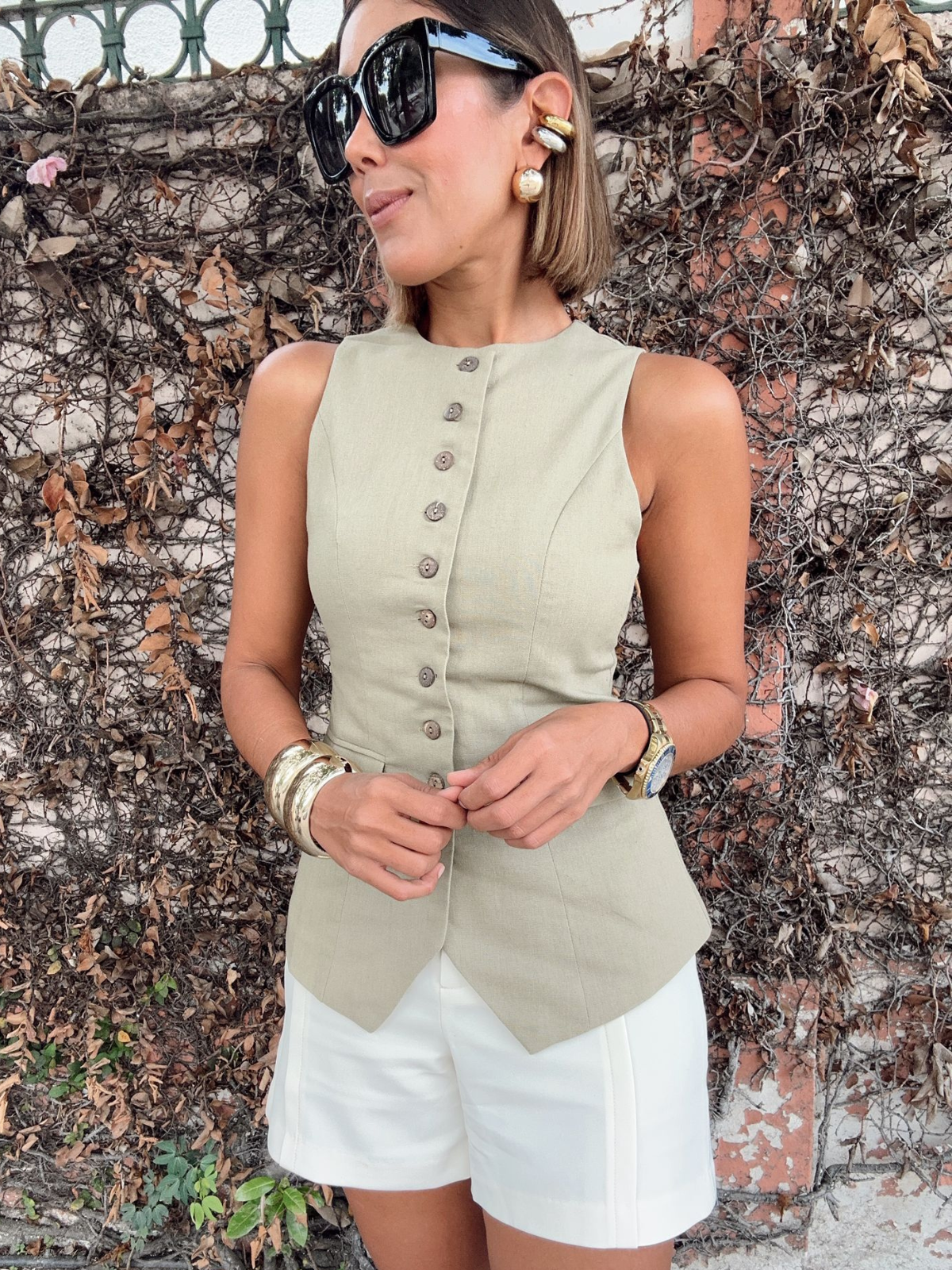 Lennon in Linen Buttoned Vest