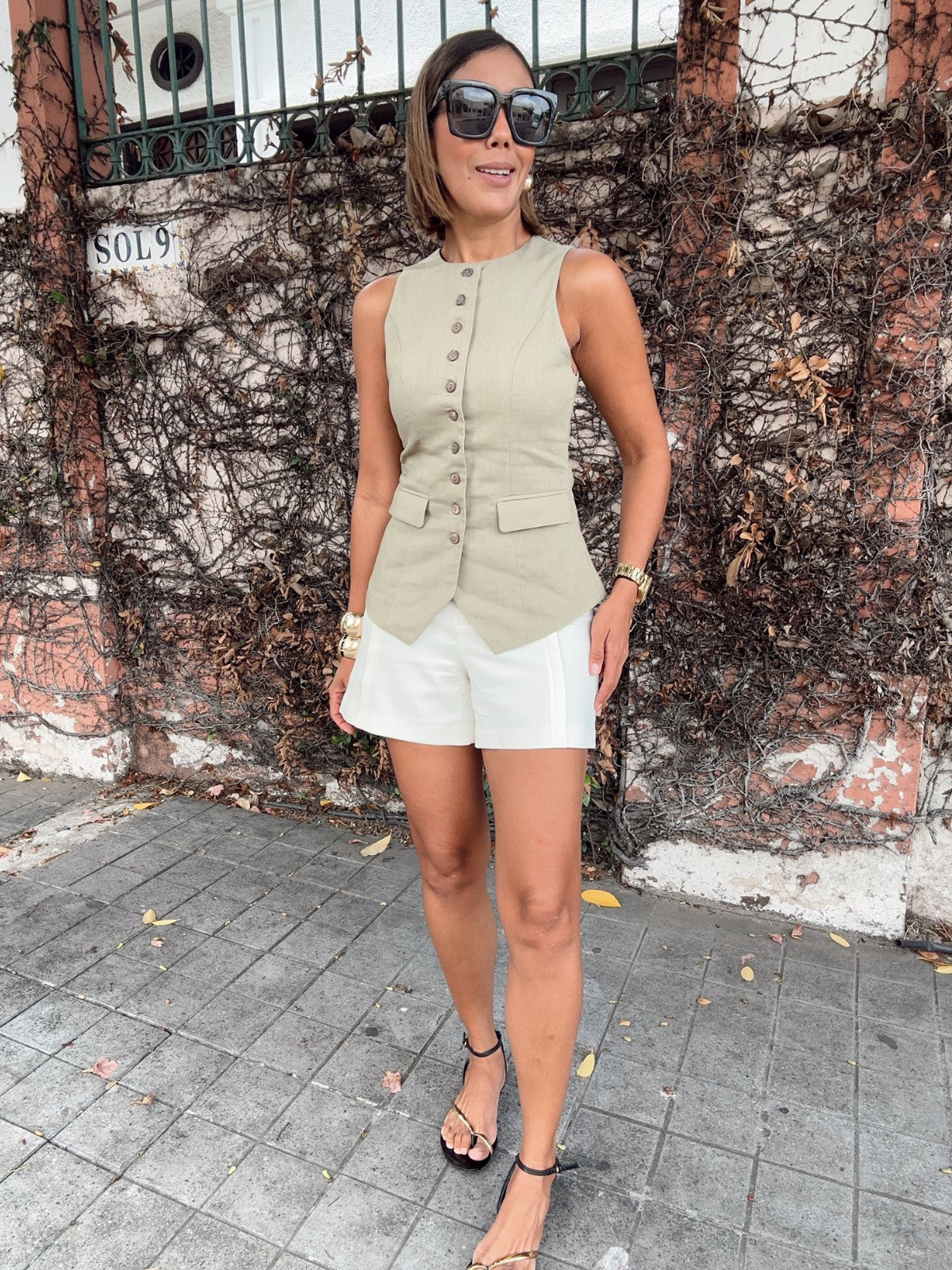 Lennon in Linen Buttoned Vest