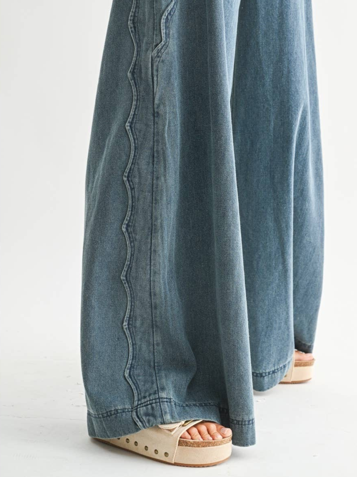 Freedom of Movement Wide-Leg Scallop Jeans