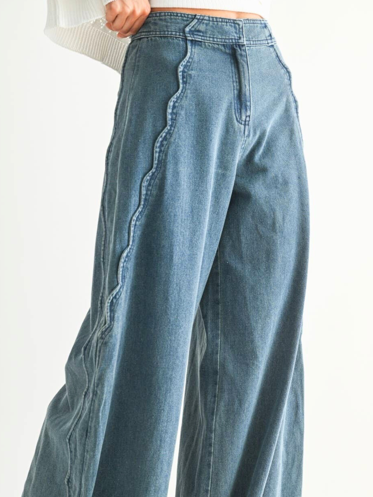 Freedom of Movement Wide-Leg Scallop Jeans