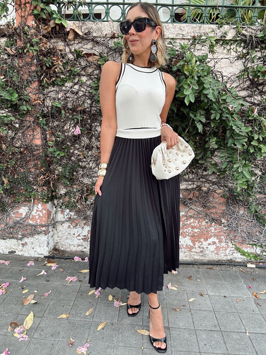 Alessia Contrasting Sleeveless Pleated Midi Dress