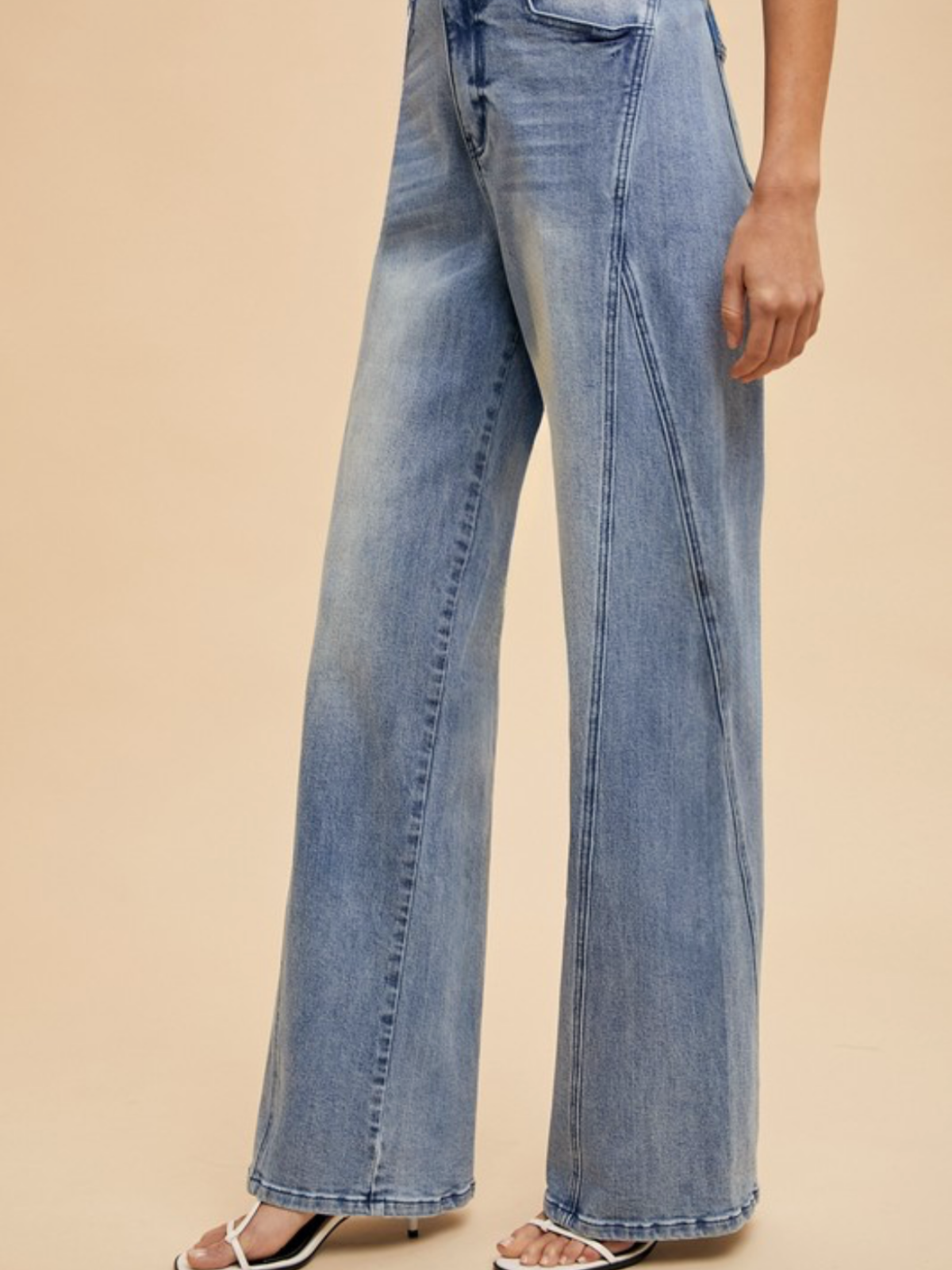 Offbeat Edge Straight Leg Jeans