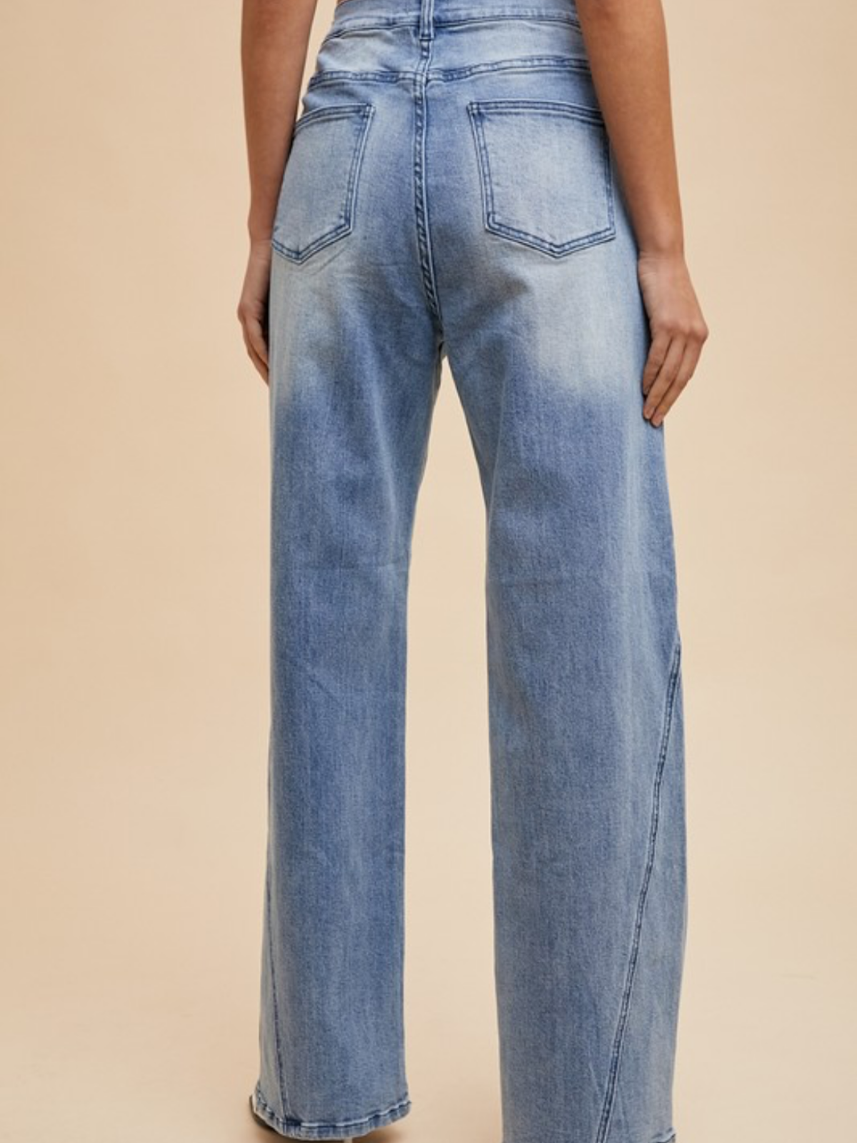 Offbeat Edge Straight Leg Jeans