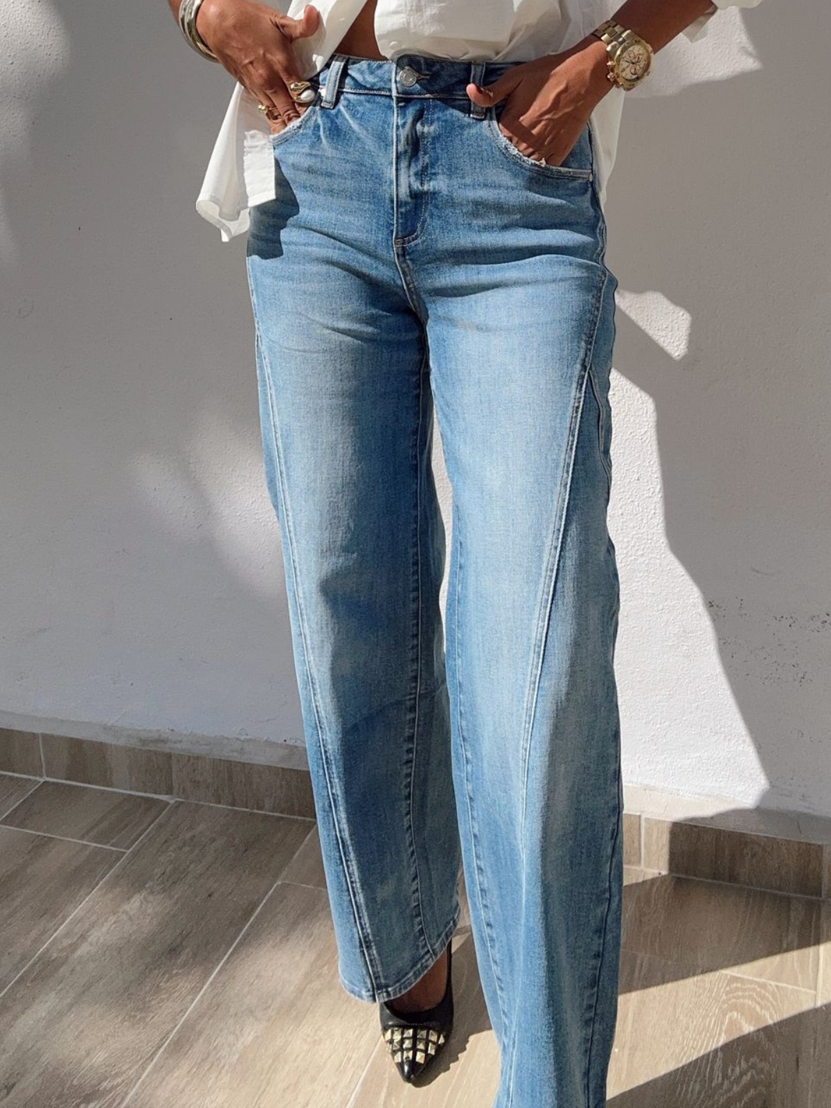 Offbeat Edge Straight Leg Jeans