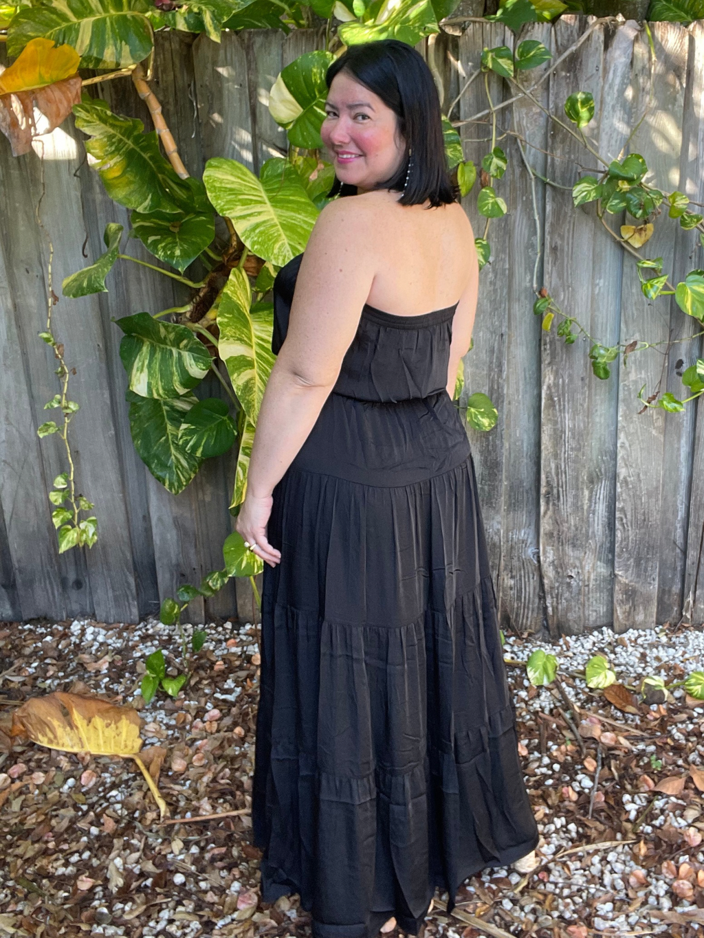 La Vie en Noir Maxi Dress