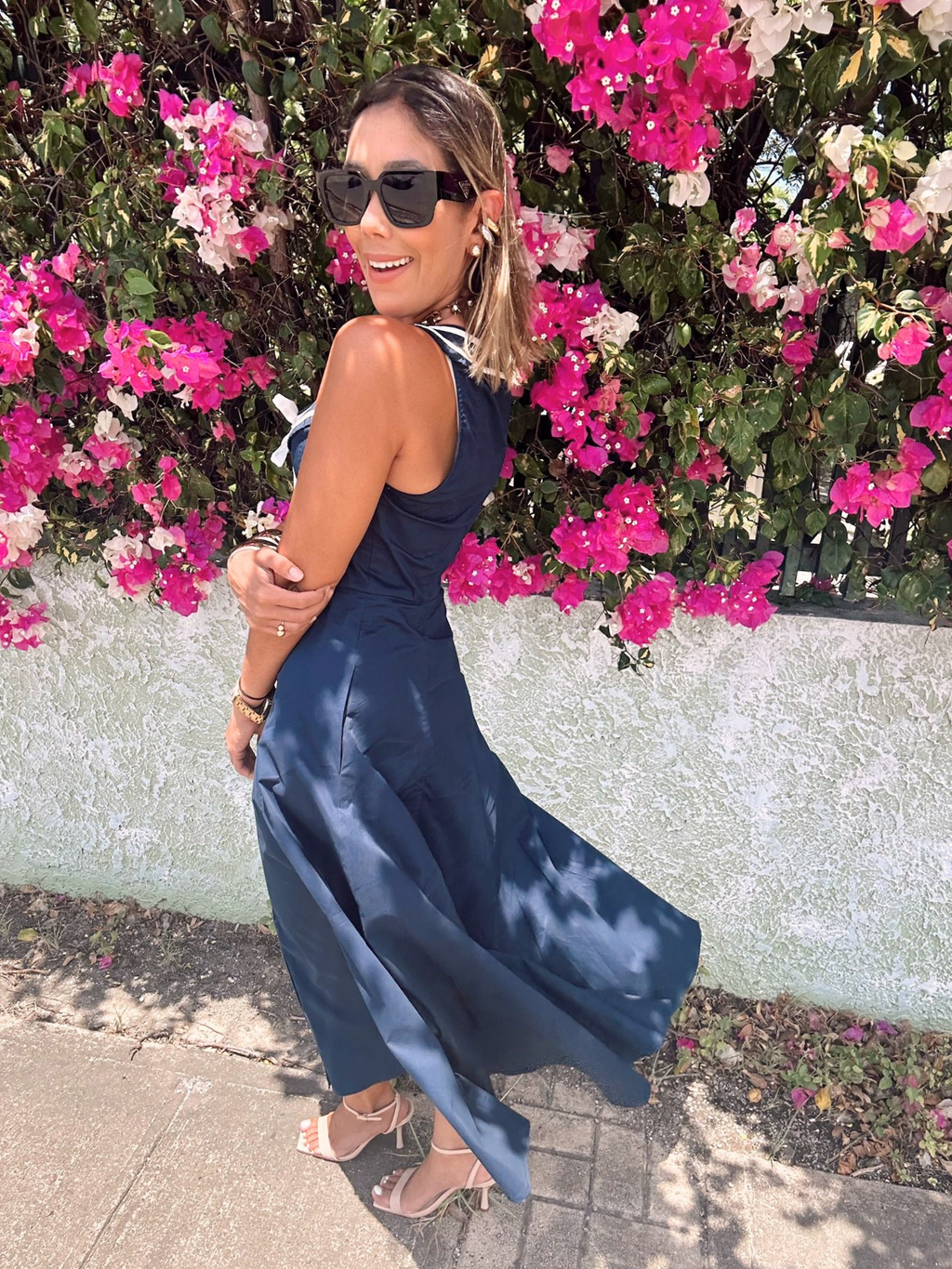The Yacht Club Bow Midi Dress M / Contemporary / Navy White The Yacht Club Bow Midi Dress M / Contemporary / Navy White