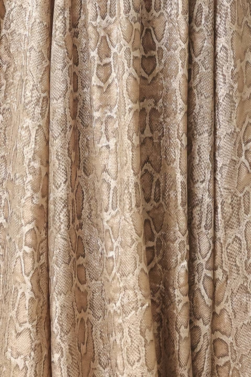 Head-Turning Moments Skirt