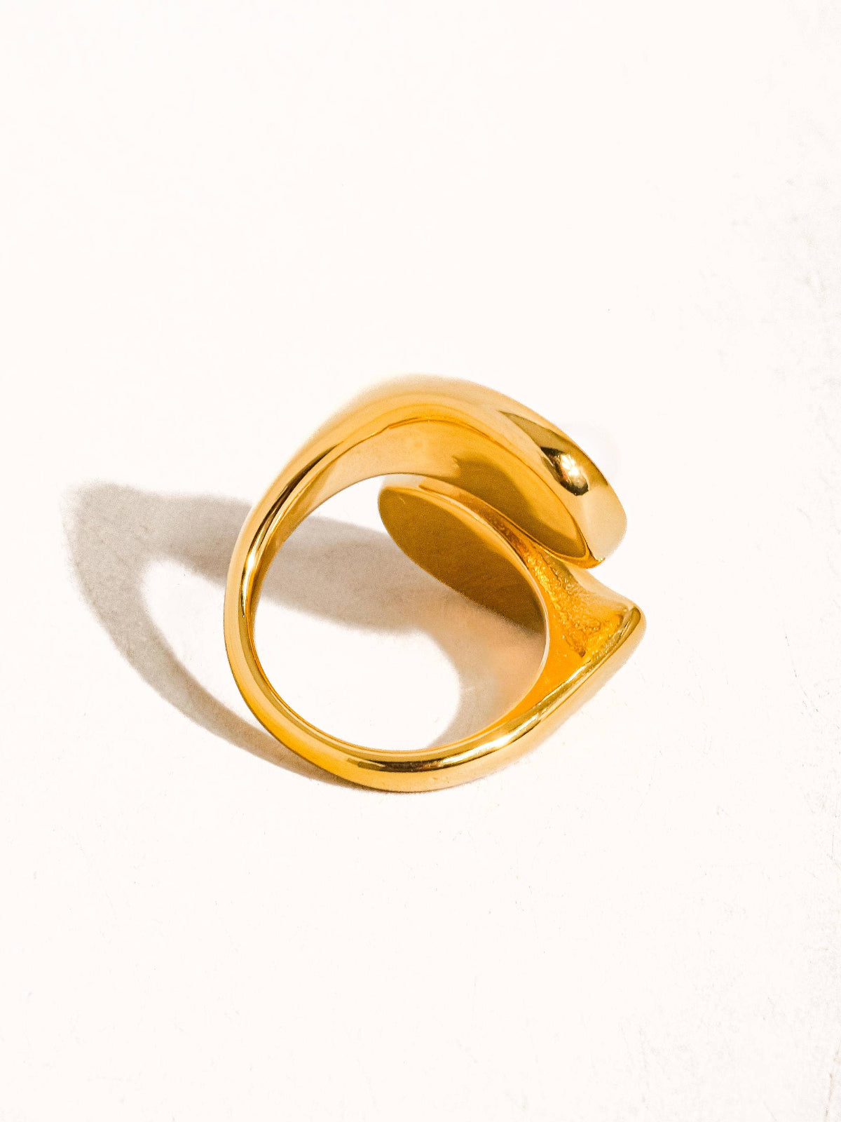 Sloan 18K Gold Non-Tarnish Pearl Wavy Ring