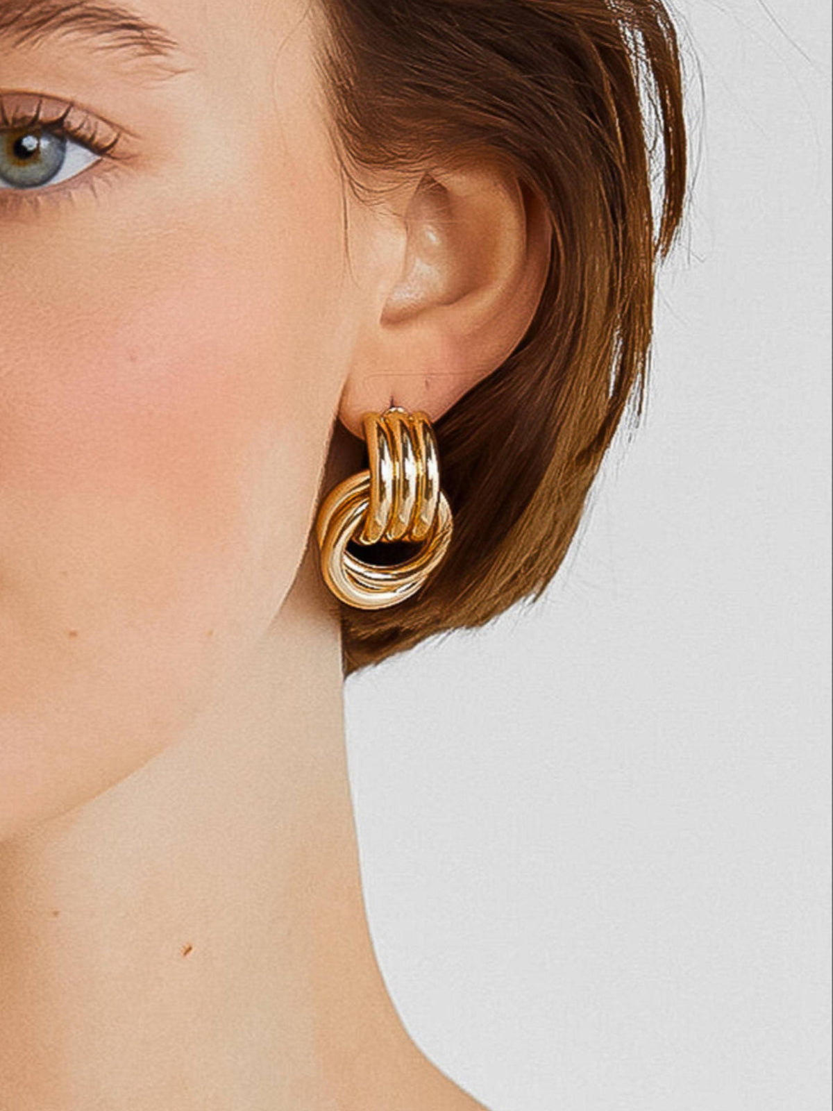 Wanda 18K Gold Non-Tarnish Classic Hoop Earring