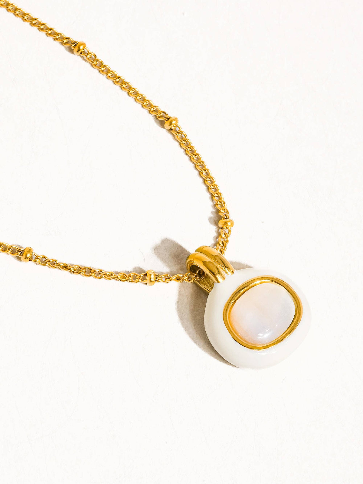 CHANDELLE-WHITE 18K Gold Non-Tarnish Square Shell Pendant Necklace