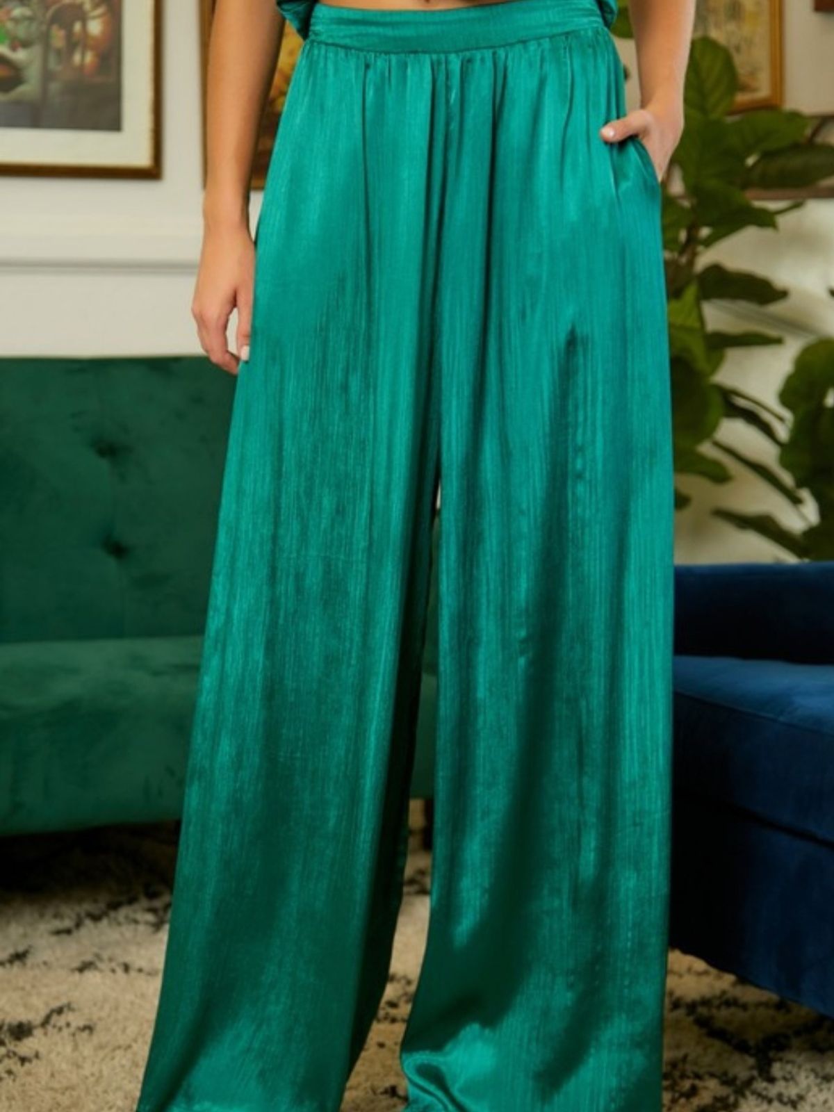 Vero Code Crinkle Pants