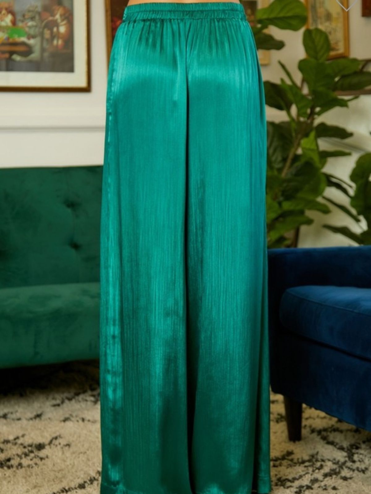 Vero Code Crinkle Pants
